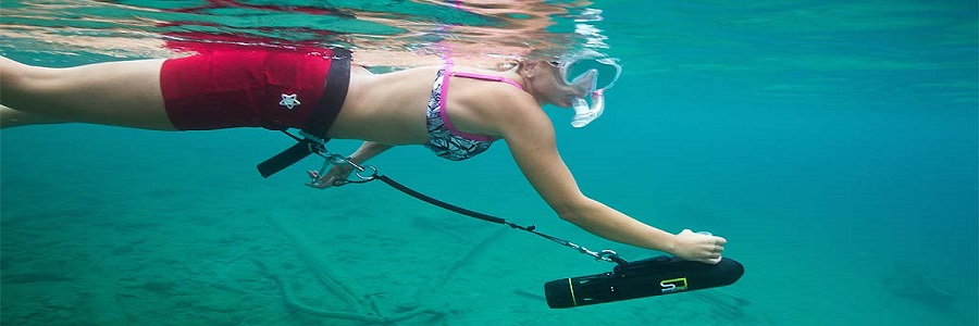 Experiencia submarina con propulsores acuáticos para despedidas en Sanxenxo